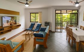 Apartamento Amplo - Praia Enseada - Beach Host